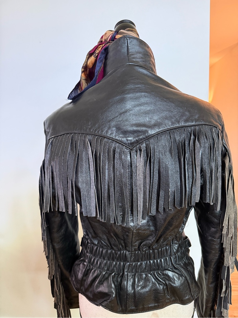 Vintage fringe leather jacket- concert wear- distressed and perfect - Picture 13 of 16